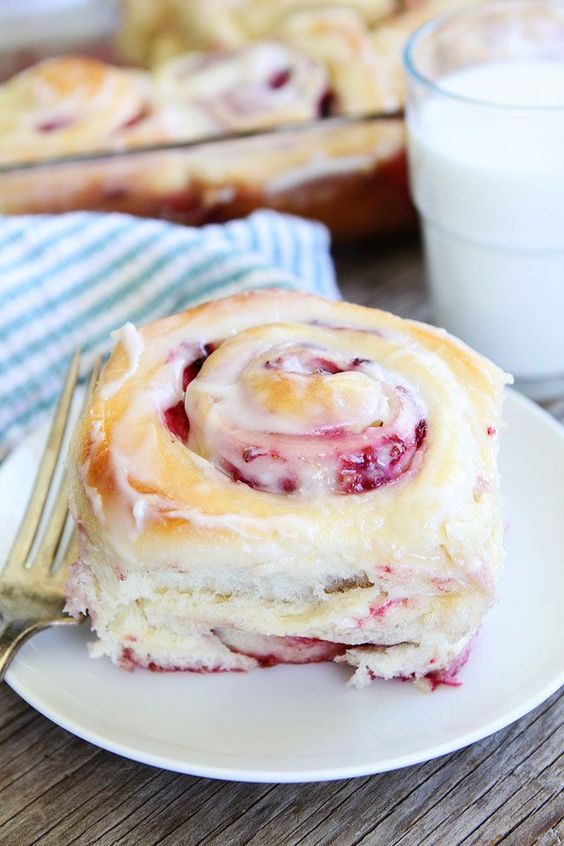 The Best Raspberry Sweet Rolls - Onionringandthings