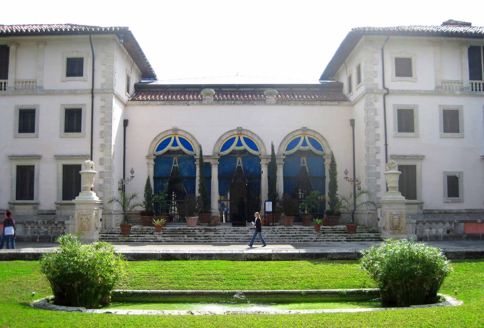 architect design™ Vizcaya the entrance loggia
