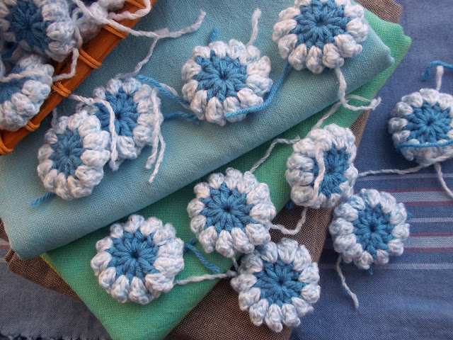 Crochet Daisy Centres
