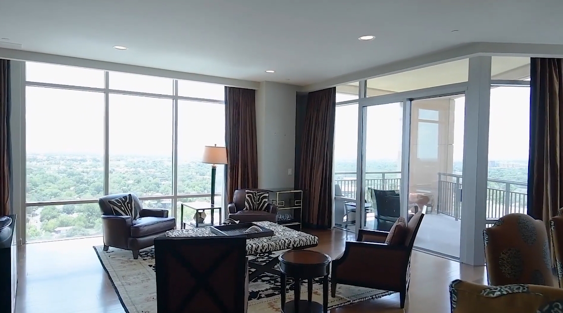 Tour 4242 Broadway, San Antonio vs. 27 Interior Design Photos