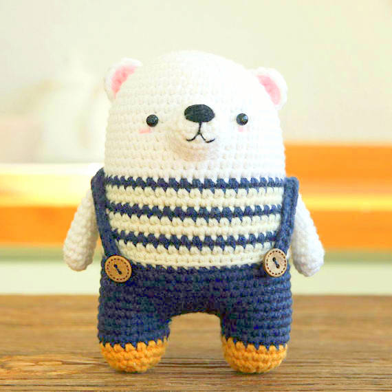 Amigurumi polar bear crochet pattern