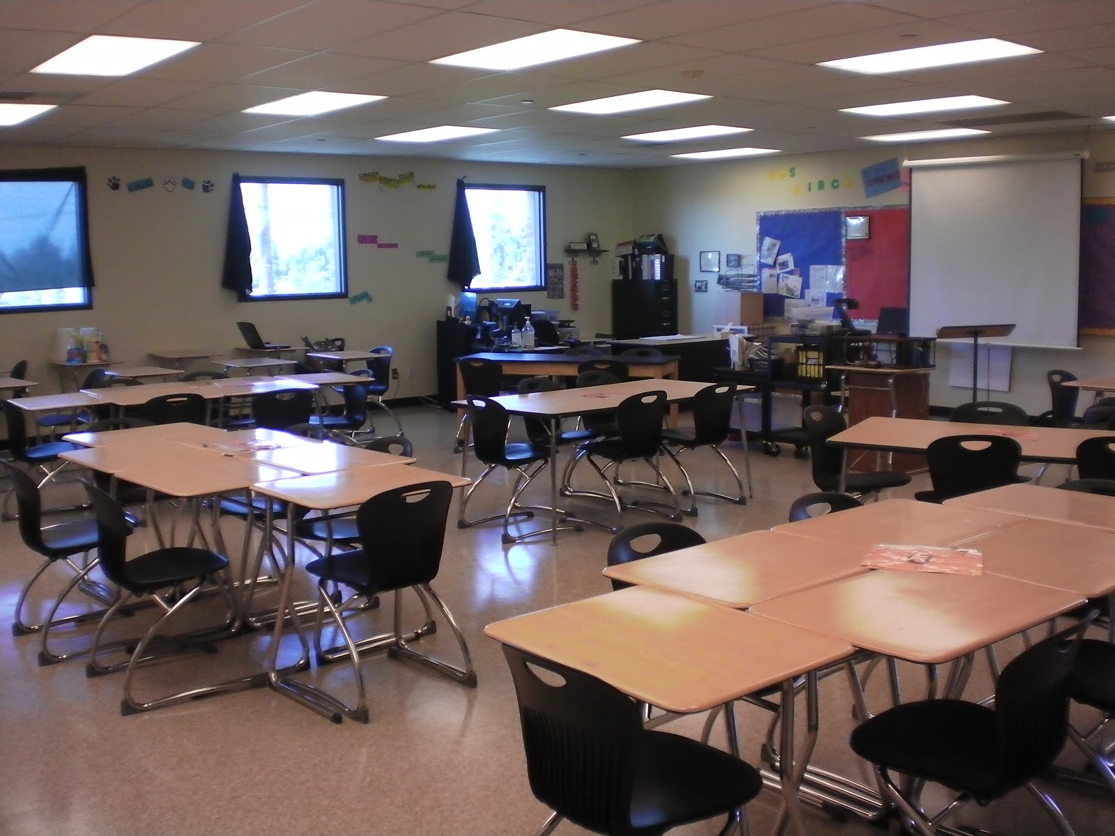 Flipping with Kirch: FIRST DAY OF SCHOOL...Here's my classroom!