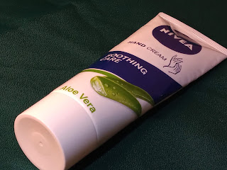 nivea-soothing-care-handcream