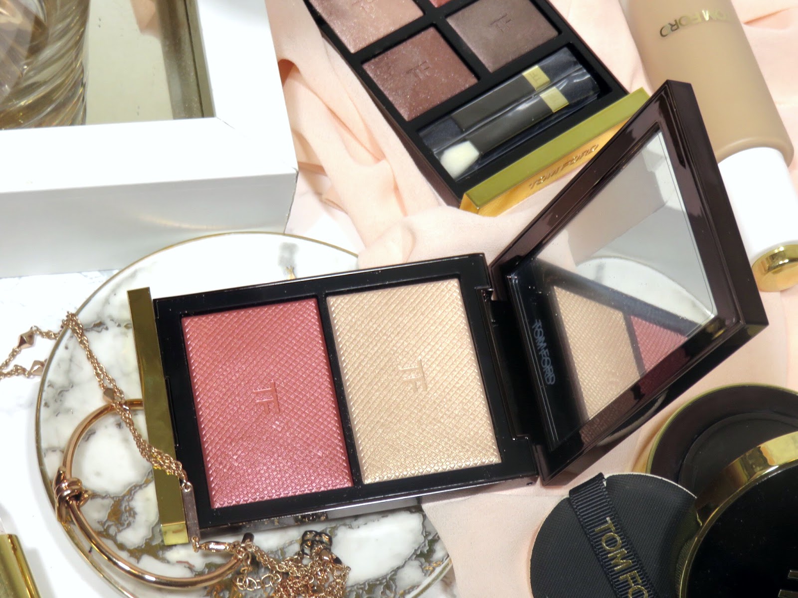 Review  Tom Ford Skin Illuminating Powder Duo in Incandescent