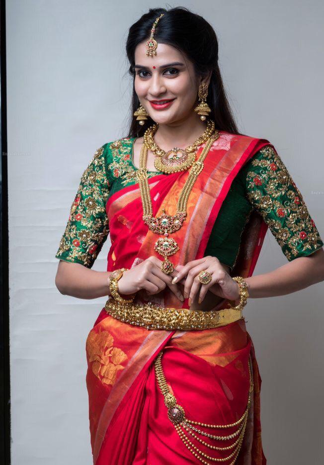 Traditional Jewelry for Red Bridal Sarees - Jewellery Designs