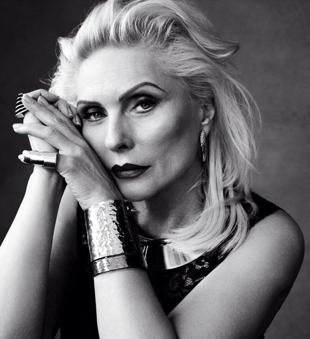 Debbie Harry linda aos 68 anos