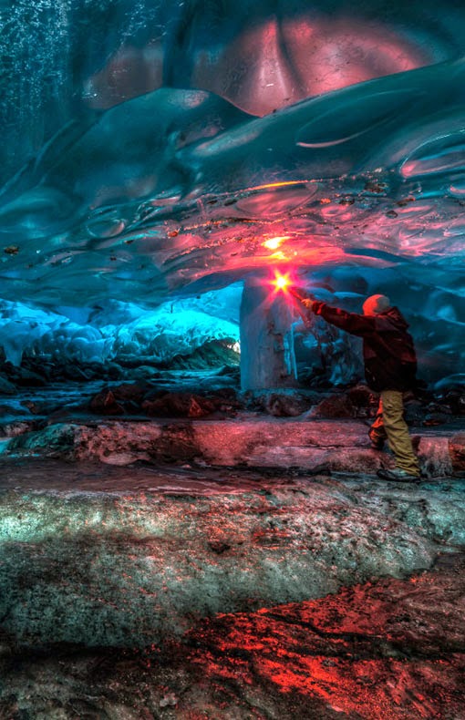 The Kamchatka Peninsula is a 1,250-kilometre-long (780 mi) peninsula in the Russian Far East, with an area of about 270,000 km2 (100,000 sq mi). It lies between the Pacific Ocean to the east and the Sea of Okhotsk to the west.