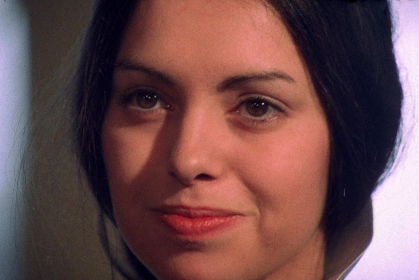 Célestine... bonne à tout faire MOSTBEAUTIFULGIRLSCAPS Célestine... bonne à tout faire MOSTBEAUTIFULGIRLSCAPS