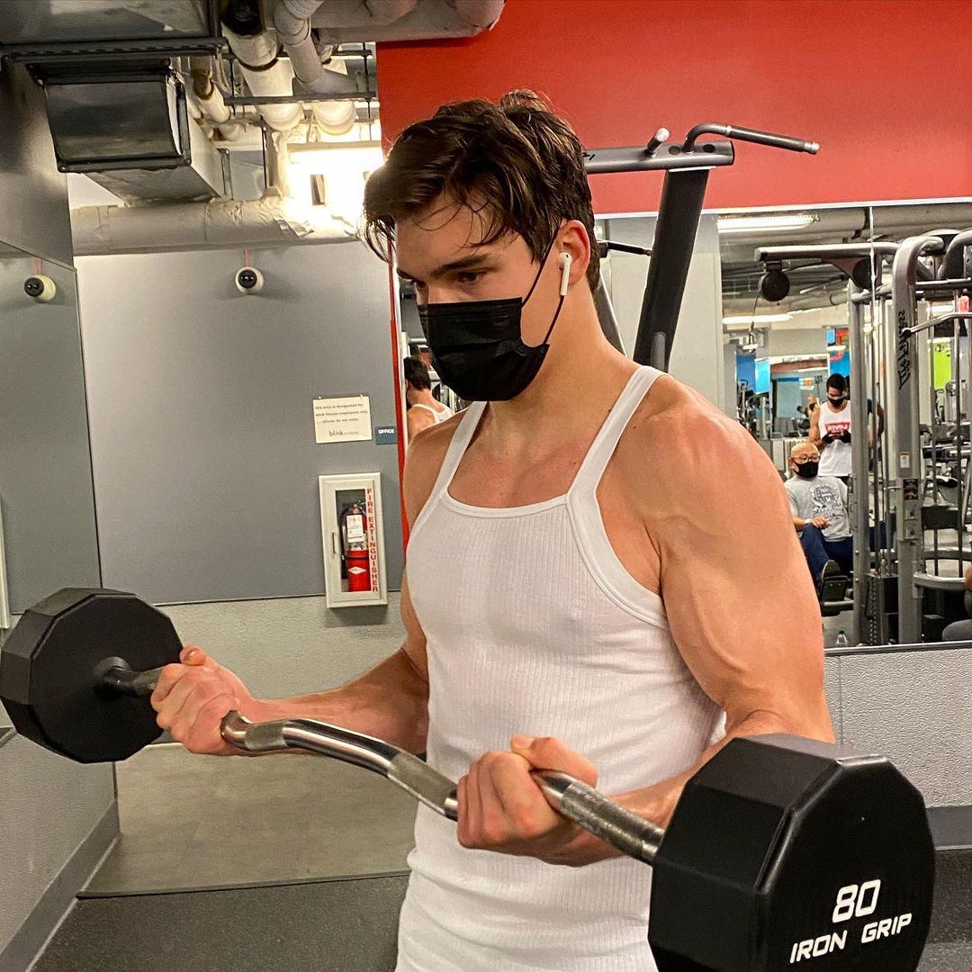 sexy-young-college-gym-guy-mason-mckenrick-lifting-weights-veiny-arms-face-mask