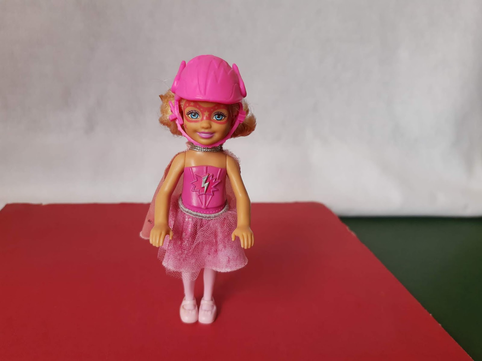 Barbie Chelsea Sereia Power com Cenario e Acessorios