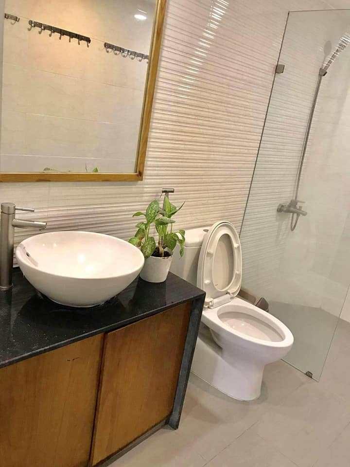 WC căn hộ dịch vụ HomeLike 220 Hoàng Hoa Thám quận Bình Thạnh