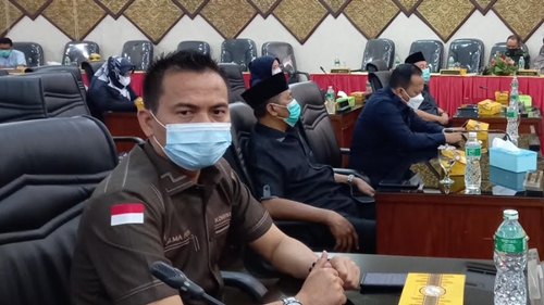 Rapat Paripurna Dipimpin Amril Amin, Wako Hendri Septa Sampaikan 3 Ranperda Usulan Pemko ke DPRD Kota Padang