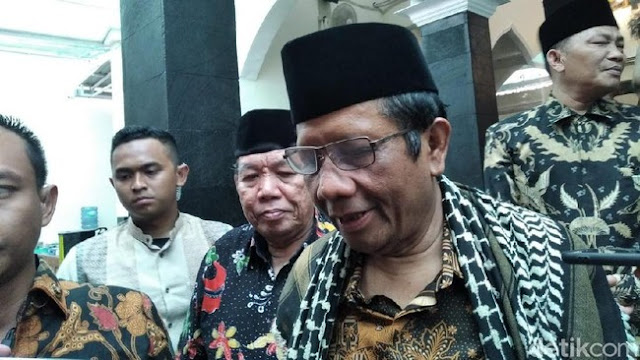Muncul Tagar #JokowiTakutFPI di Medsos, Ini Respons Mahfud Md Muncul Tagar #JokowiTakutFPI di Medsos, Ini Respons Mahfud Md