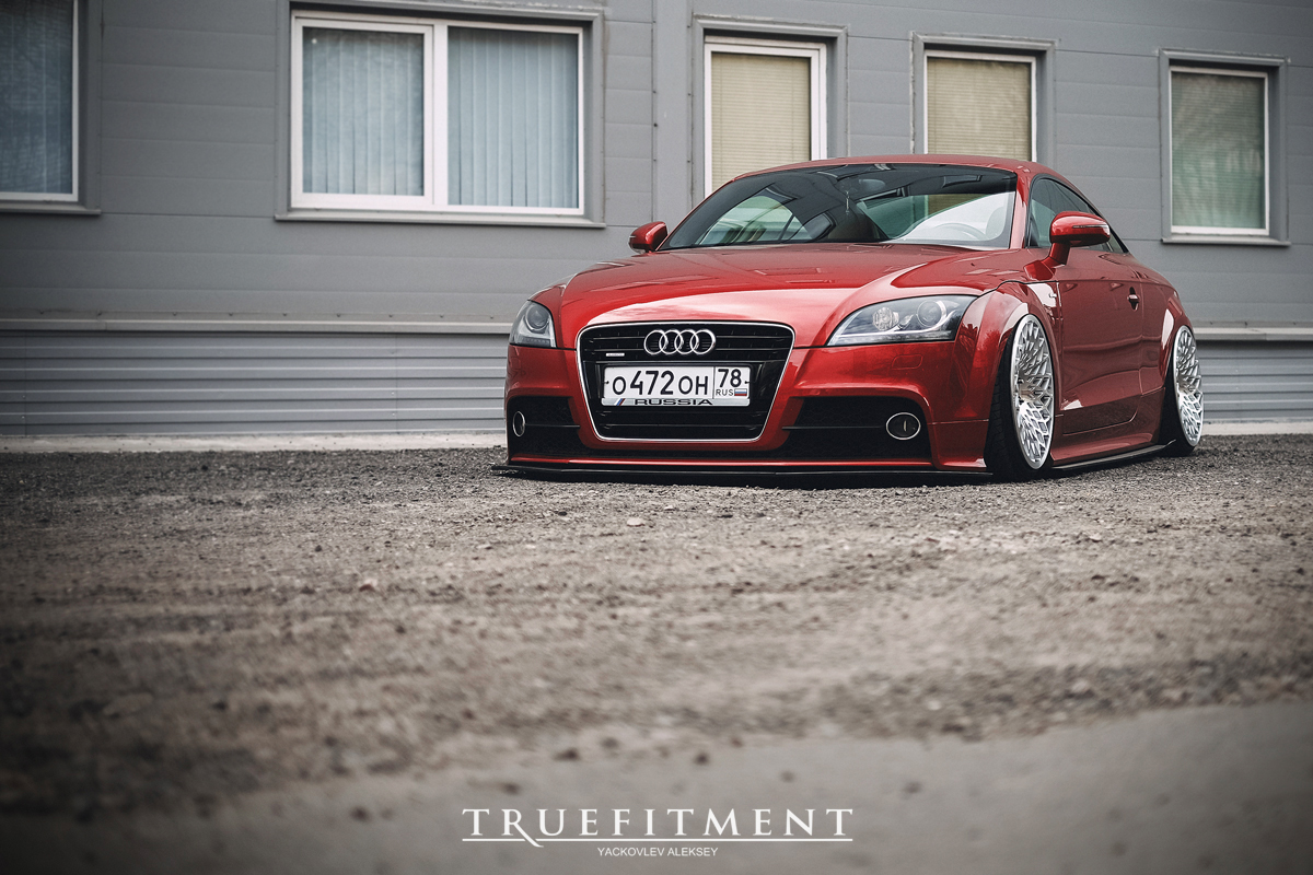Фон Audi TT стенс