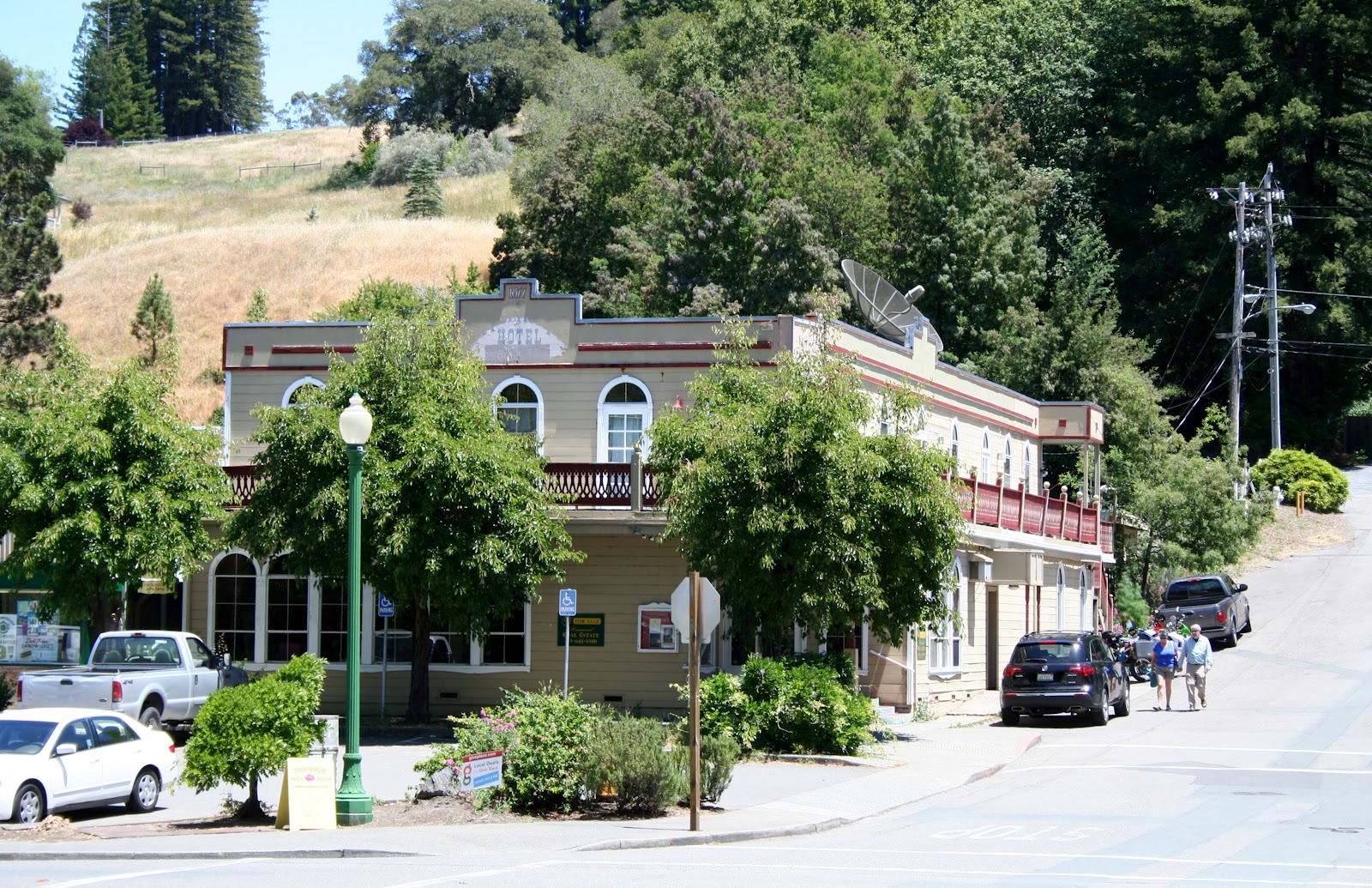 Joe, Diane, & Mallery's Big Adventure Modern Day Gypsies Occidental, CA.