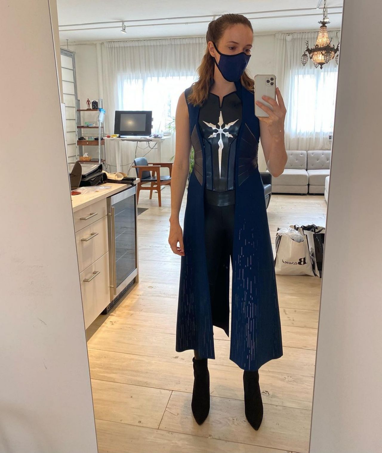 DC COMICS AND ARROWVERSE : Flash star Danielle Panabaker Live Stream