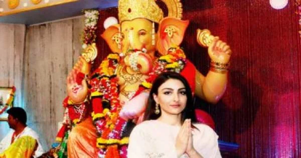 Soha ali Khan celebrating ganesh chaturthi