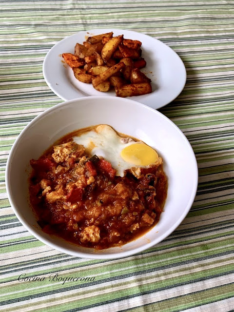 Pisto con patatas y huevo ( poché o cuajado)