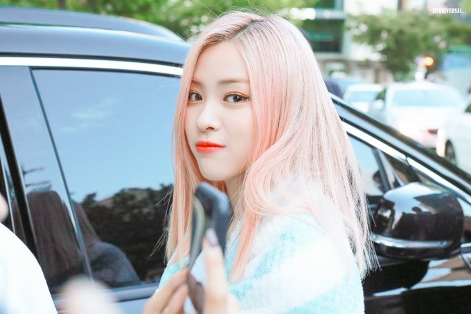 취향저격하던 날의 있지 ITZY 류진 분위기 모음.jpgif | 인스티즈