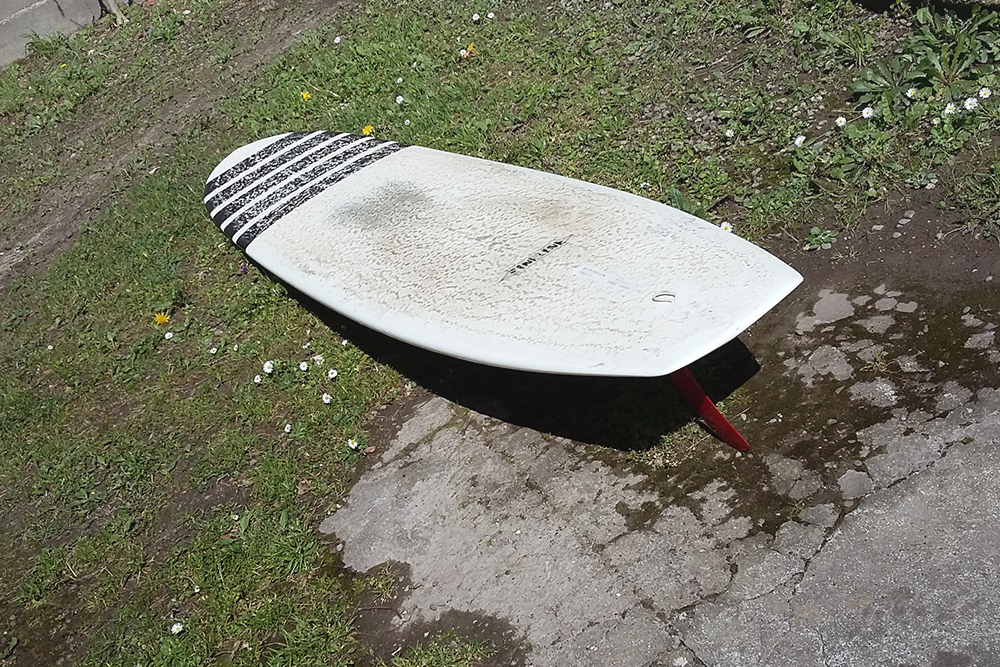 How to remove wax from your board SURFRAGETTE Surf, travel and more