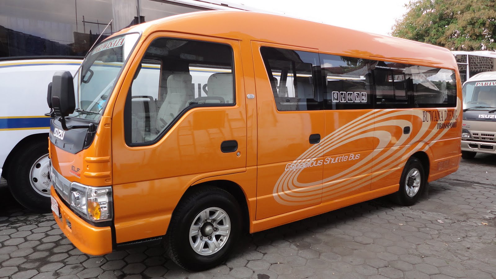 Garasibis PO Buwana Dieng Transport Yogyakarta Bus Pariwisata