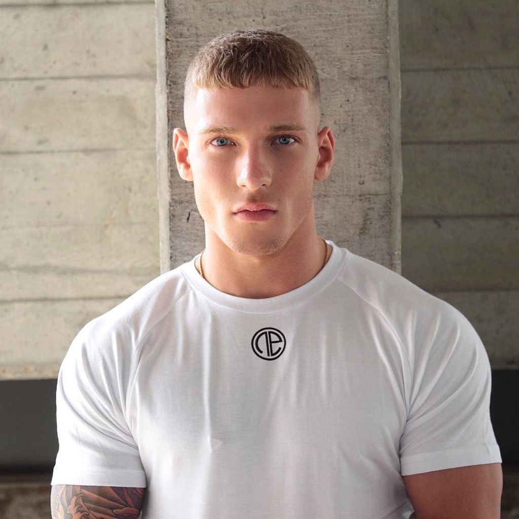 Favorite Hunks & Other Things: Media Men: Brandon Myers