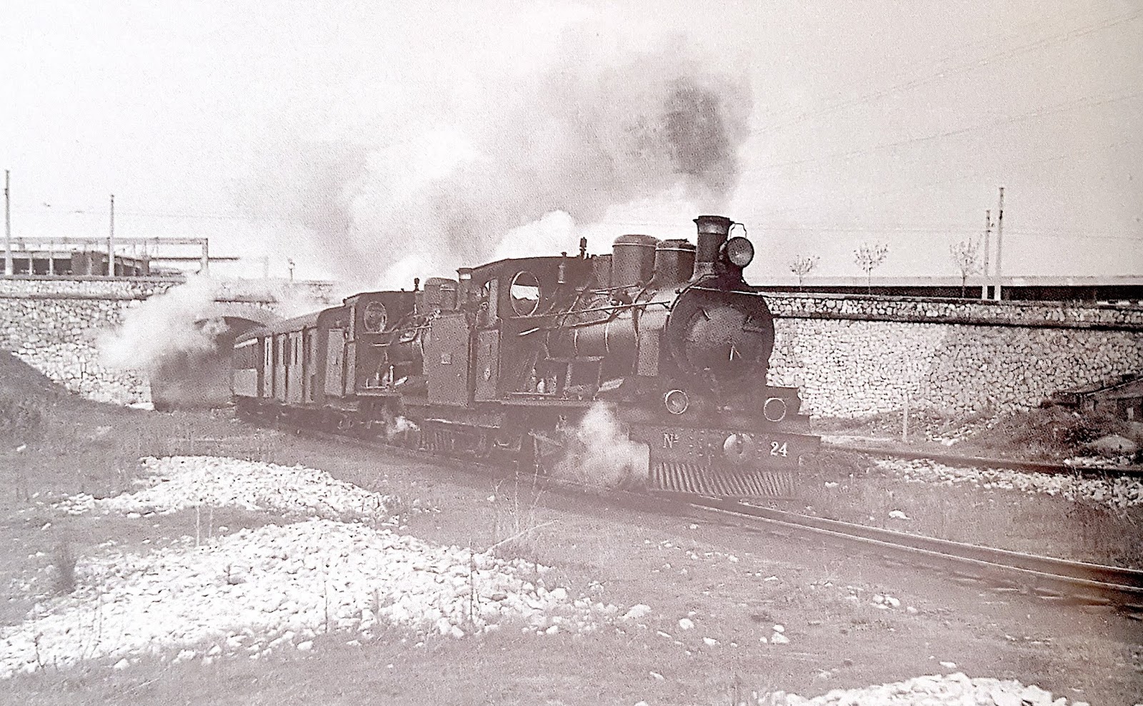 Trenes y tiempos Crónicas de la vía estrecha (XCV) De Santander a