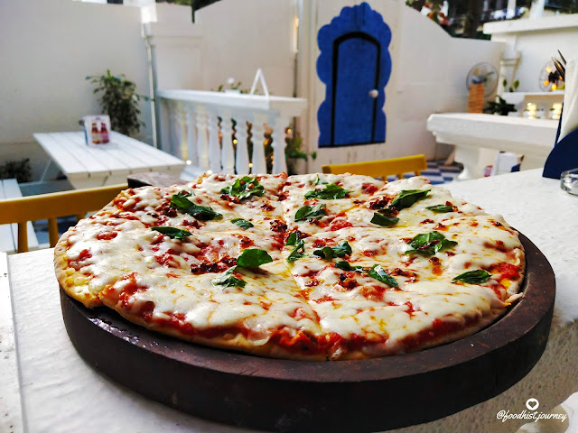 Marinara Pizza at The Little Easy Bandra West