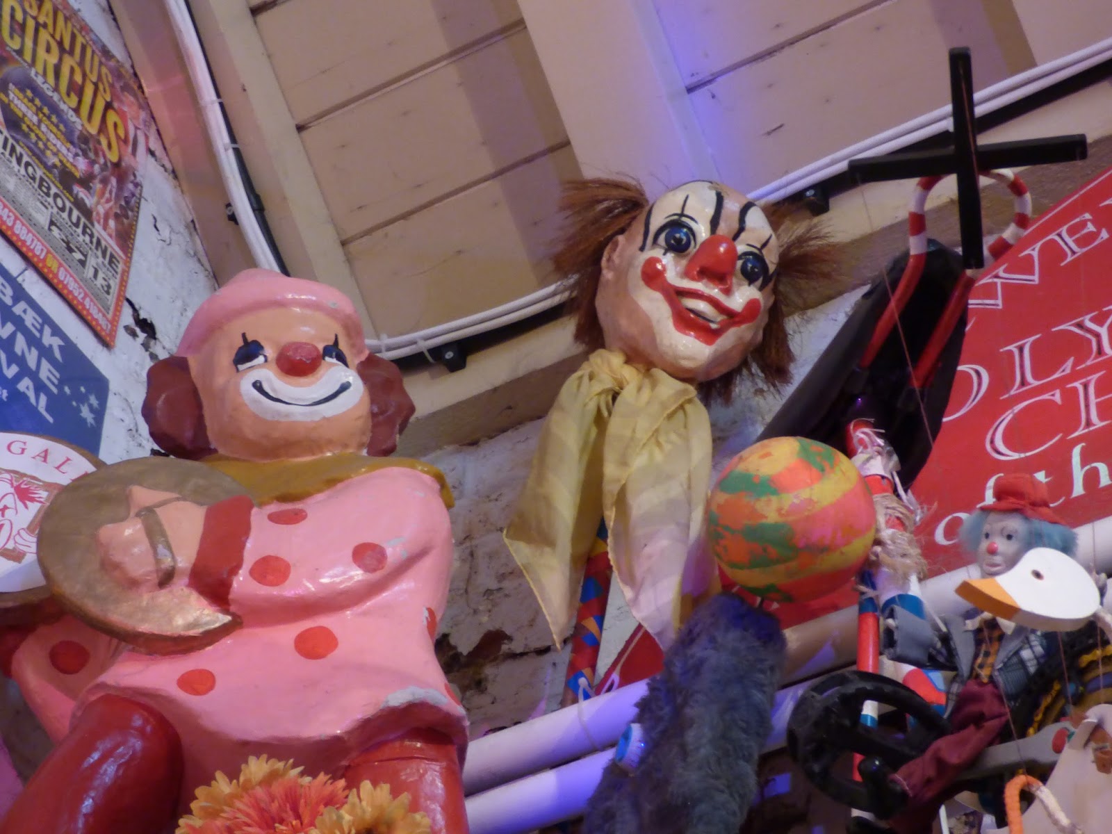 Scribbling Lau Meet the man behind London's Clown Museum