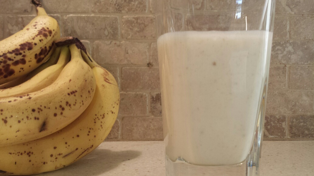 Boost Your Energy and Recovery with a Banana Greek Yogurt Smoothie