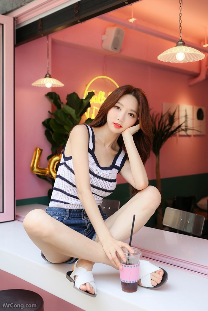The beautiful Park Soo Yeon in the fashion photos in June 2017 (295 photos)