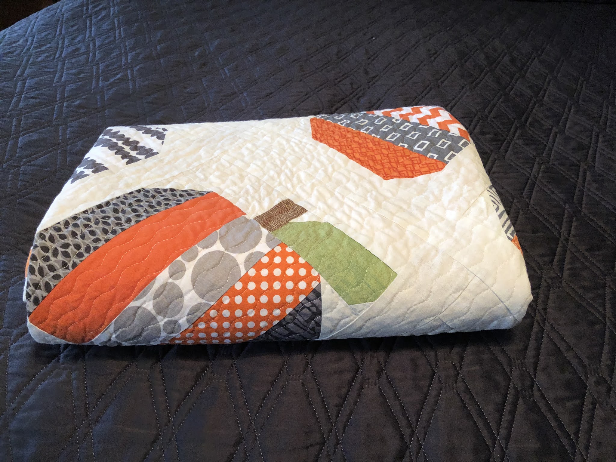 Kwilty Pleasures DIAGONAL QUILT FOLDING TUTORIAL
