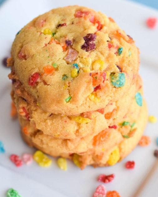 So colorful and fun, plus don't forget absolutely delicious! You have to try this easy to make Fruity Pebbles Cookies Recipe!