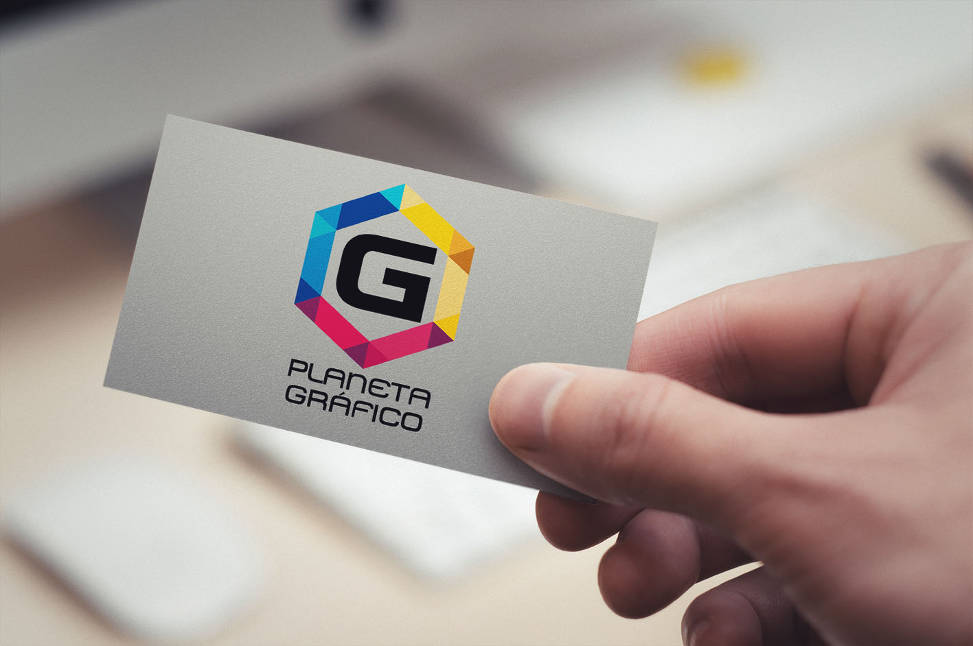 Mockup Tarjeta de presentación en mano Gráfico