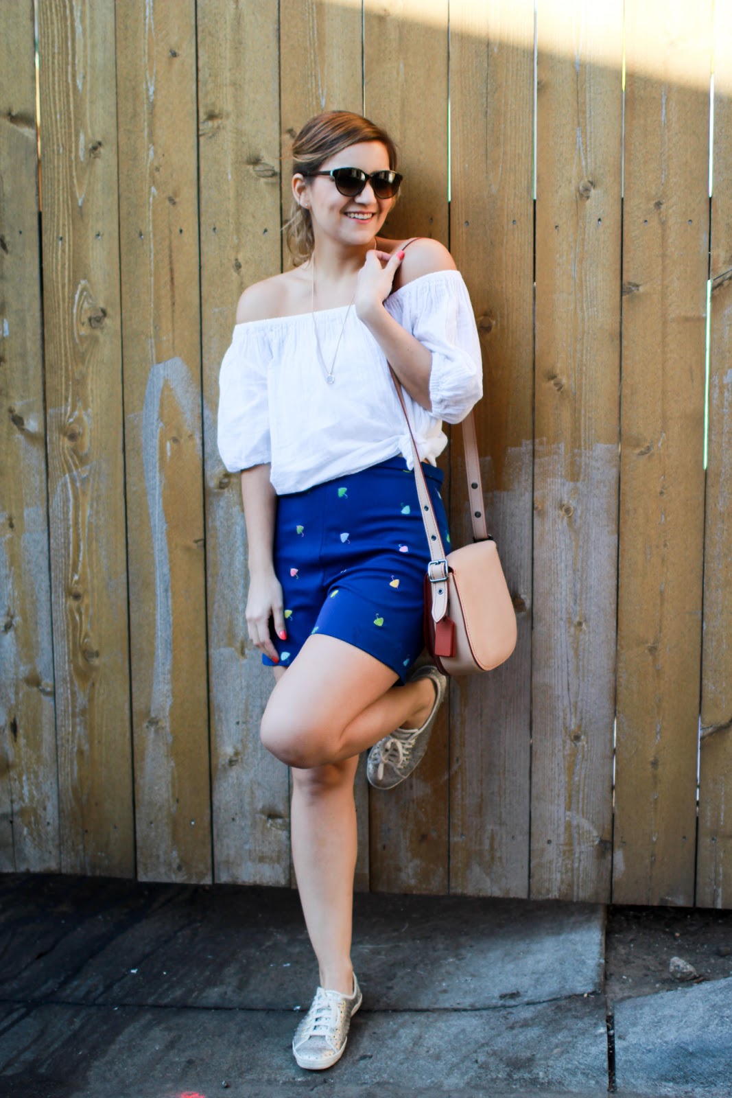 Umbrella Shorts Lake Shore Lady