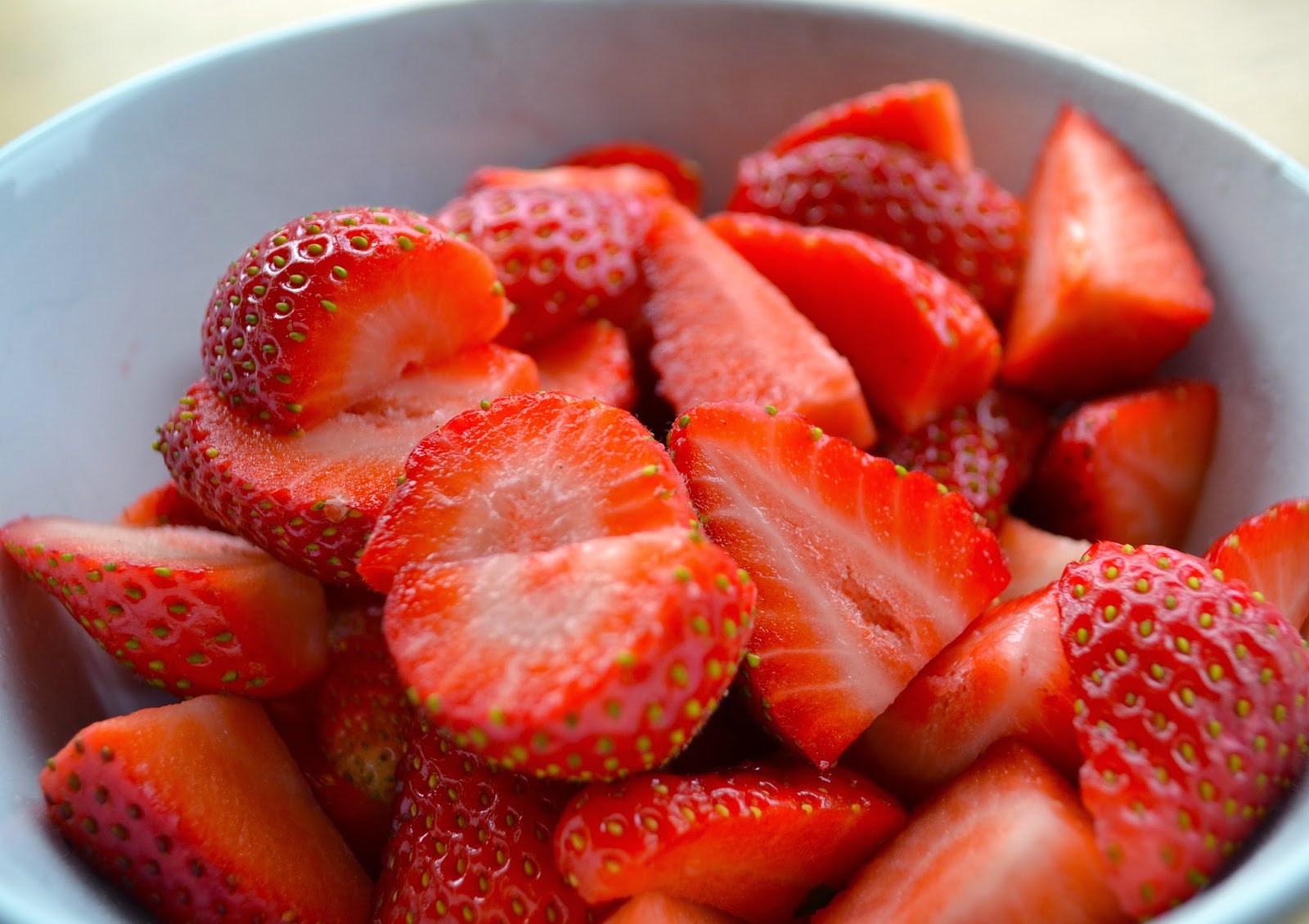 Strawberries fruit chocolate pancakes american recipe how to