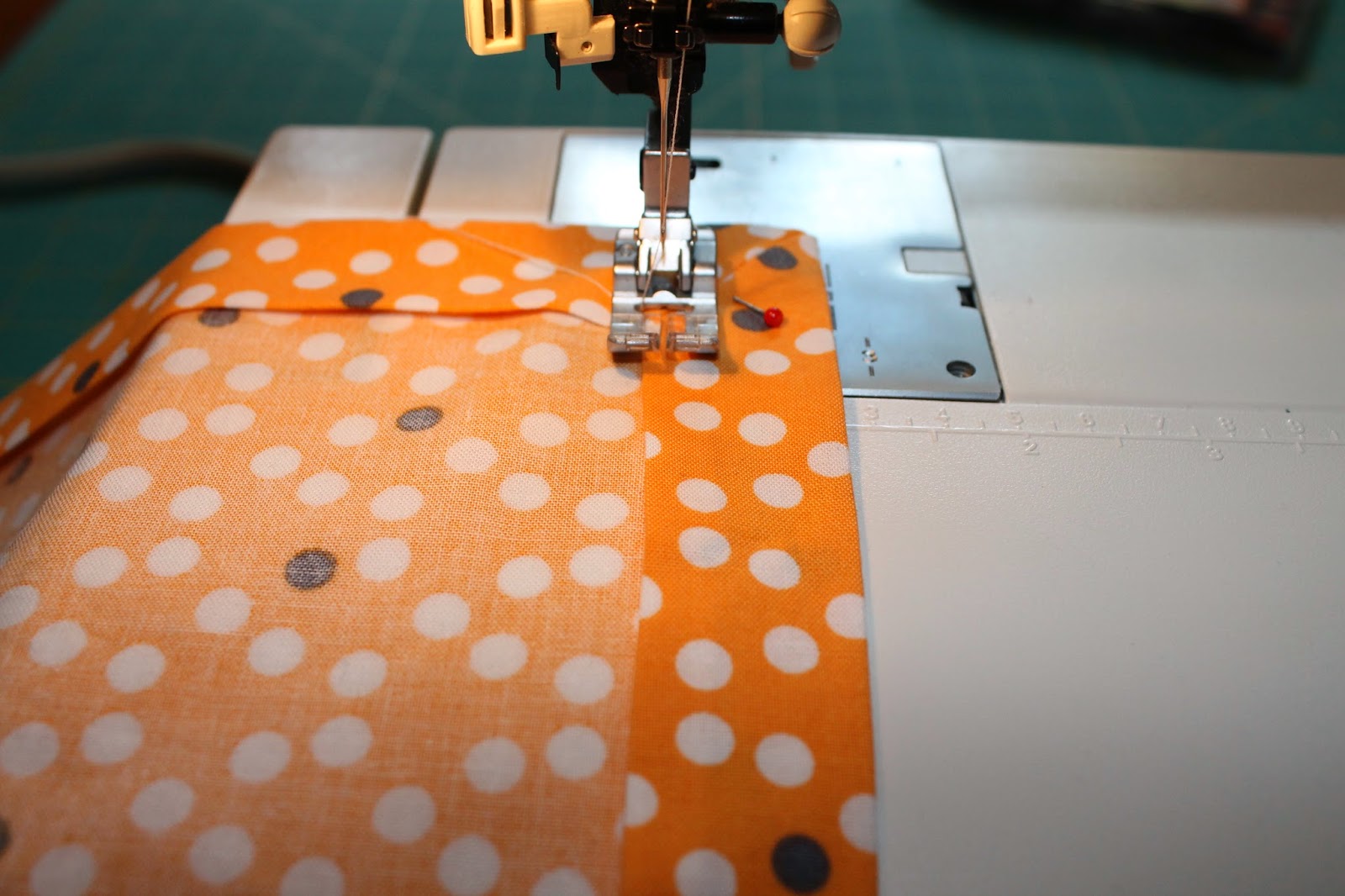 Quilting is more fun than Housework... Small Tablecloth Tutorial ALYOF