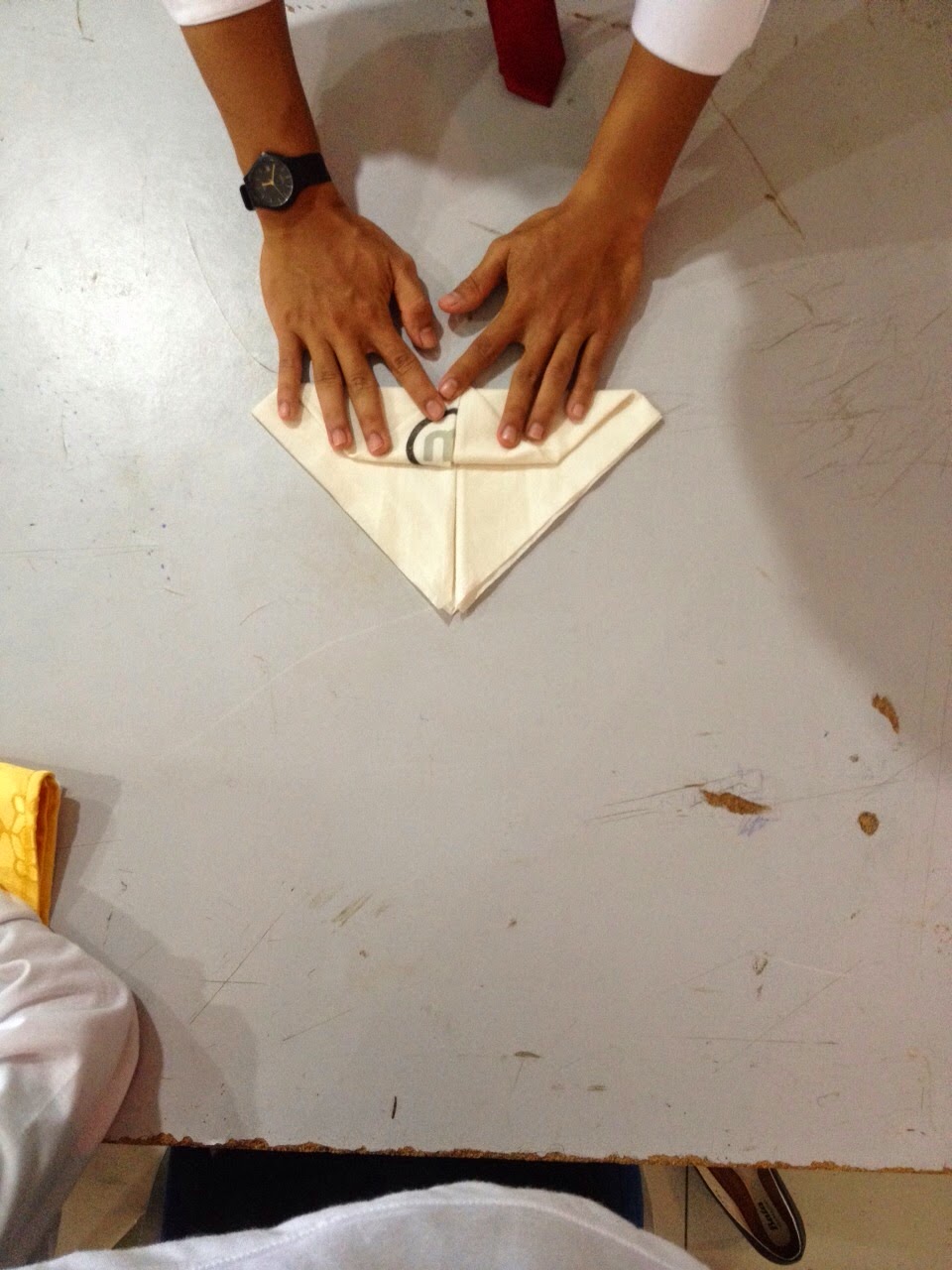 OneOhOne FnB Banana Napkin folding