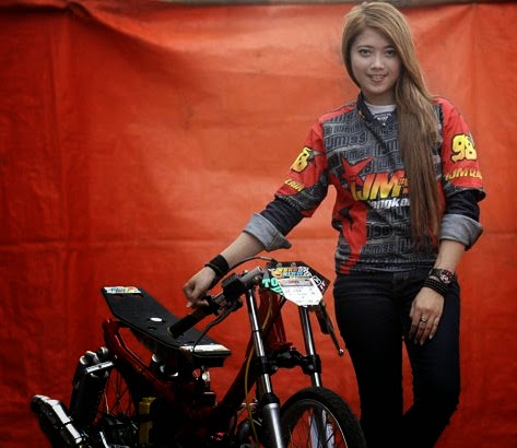 Anita Joki Drag Bike Cewek Asal Jawa Timur
