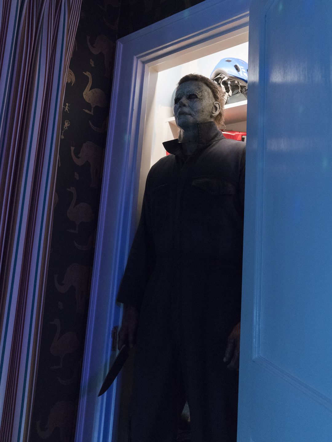 The Horrors of Halloween First Photos of Laurie Strode vs. Michael