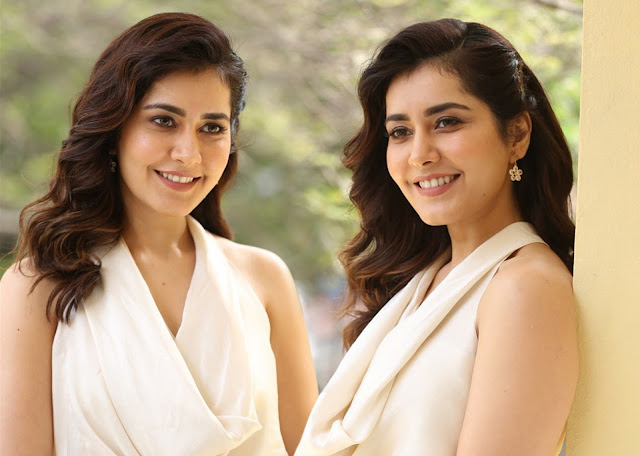 Raashi Khanna New Stills at World Famous Lover Movie Interview