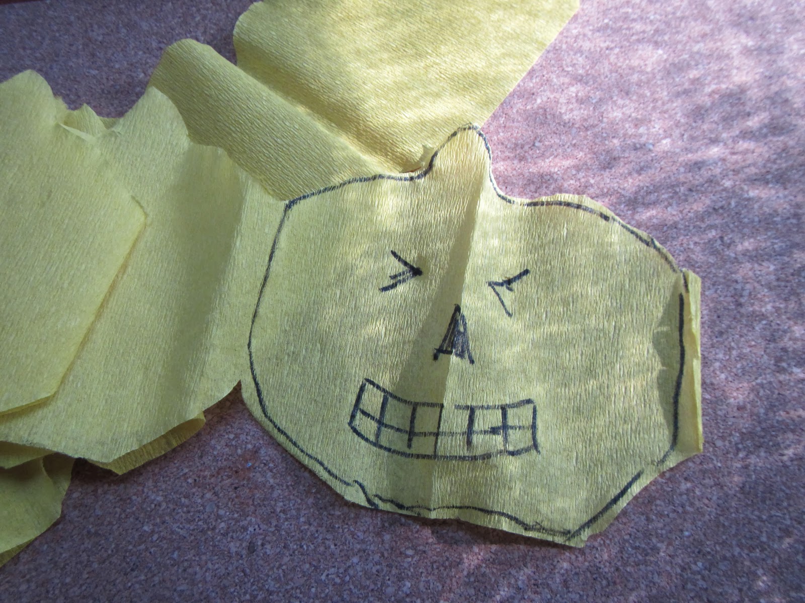 crafty-little-people-halloween-crepe-paper-decorations