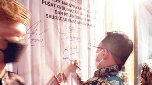 Testimoni Bupati Eka Putra Saat Launching Buku Biografi Arnis Saleh