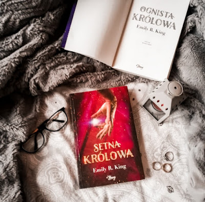 Setna królowa - Emily R. King