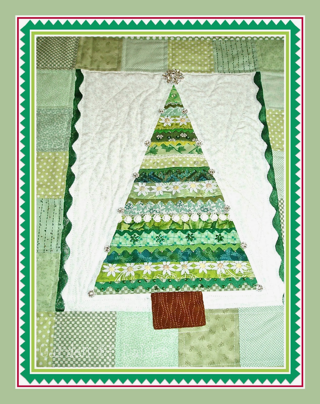 Garden Of Daisies Little Christmas Tree Quilt