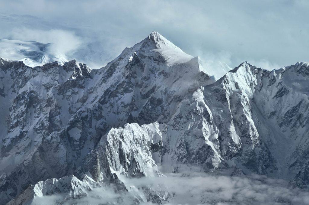 Peak in Batura Muztagh Karakoram. highest Batura Muztagh in Karakoram. The massive Shishpare Sar 7611 m, Ghenta peak 7090 m Batura Muztagh Karakoram Hunza, Gilgit Baltistan Pakistan