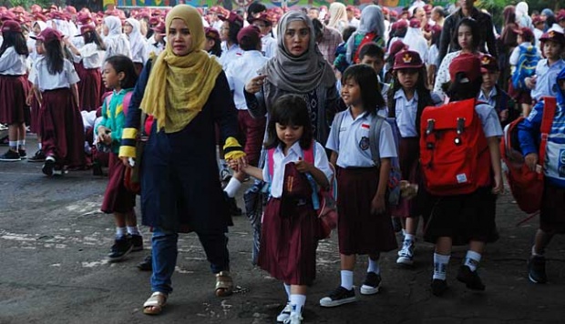 Guru Baru, Kelas Baru, Pelajaran Baru dan Baju Baru