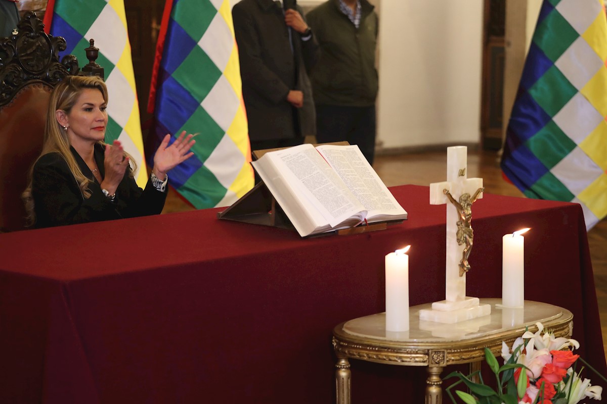 La presidenta de transición constitucional gobernó Bolivia durante 363 días / ARCHIVO EFE