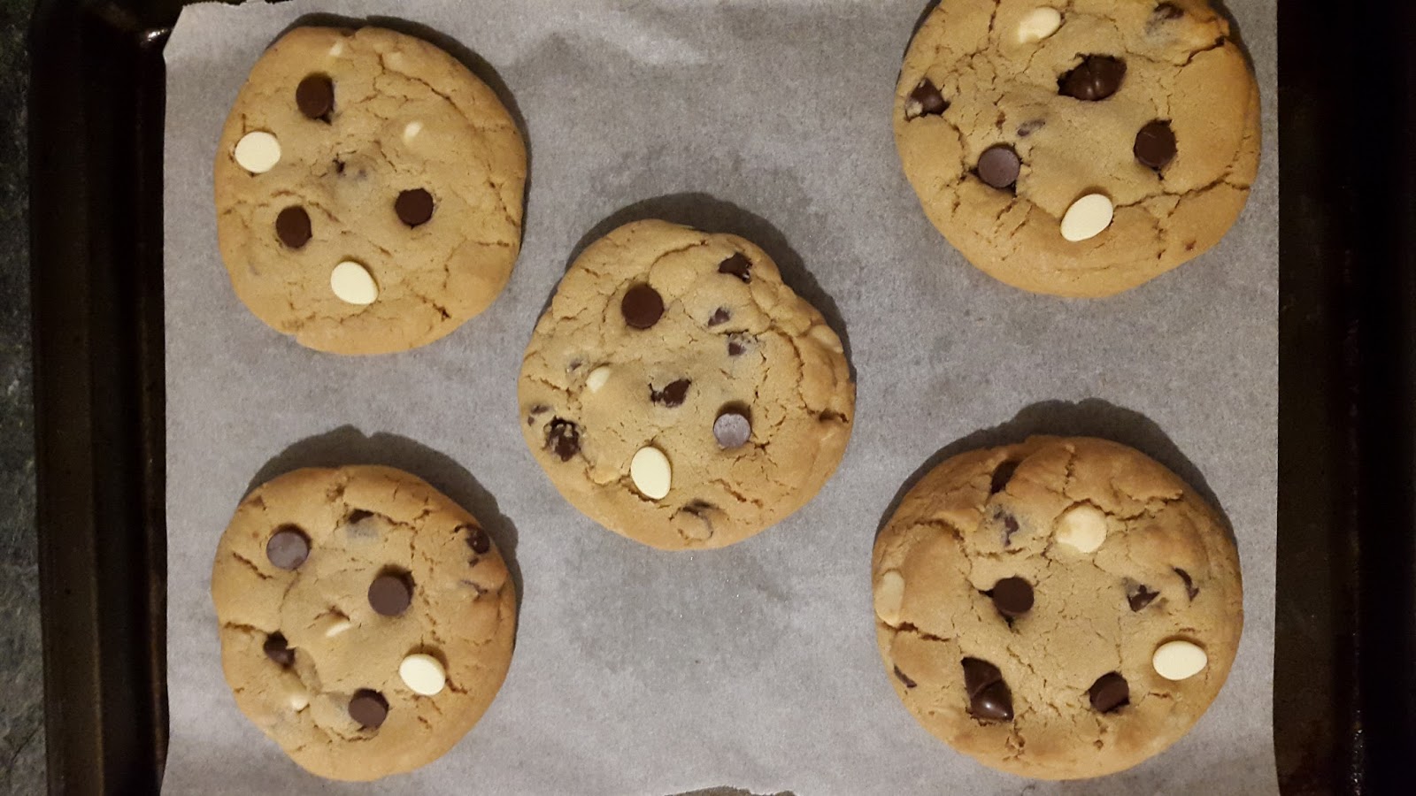 BAKING TRAY \________/ Cafe style cookies