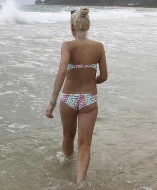 Lindsay Lohan worn Bikini at Beach Photos